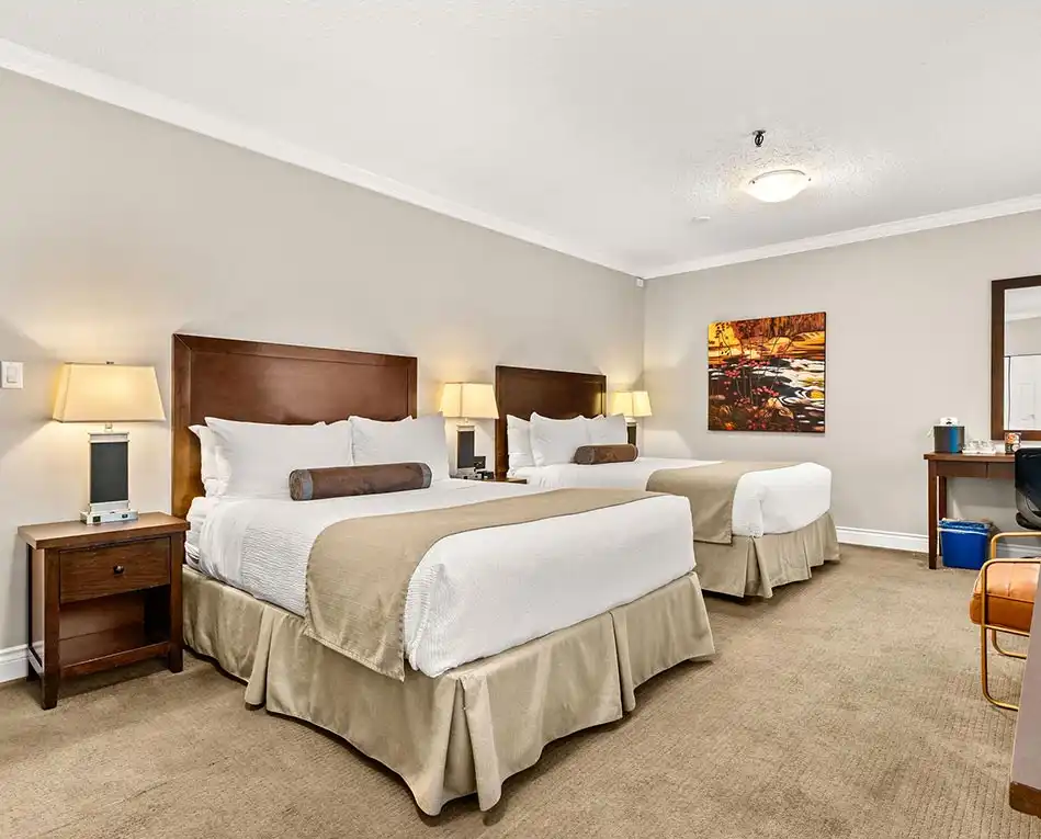 Deluxe 2 Queen Bed Room (3)