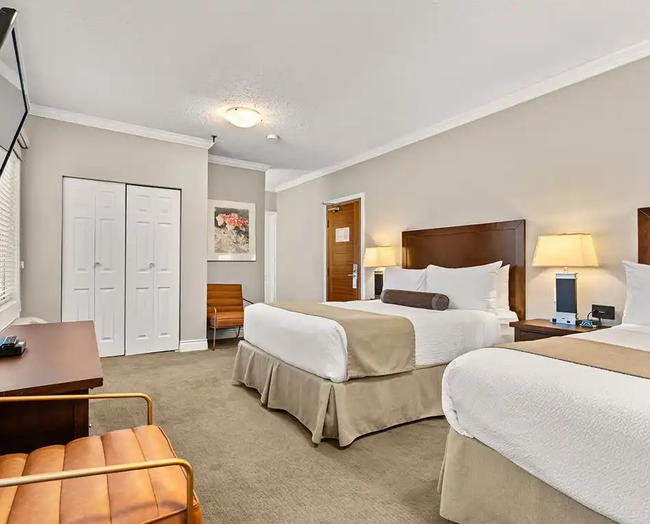 Deluxe 2 Queen Bed Room (4)