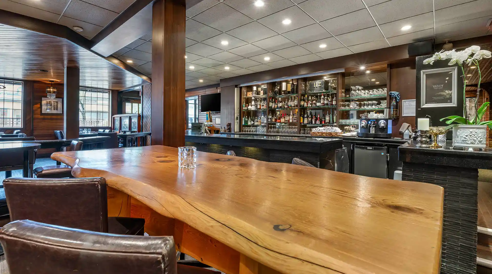 112 Restaurant & Lounge