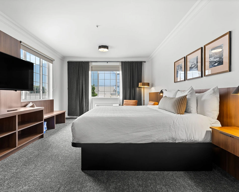Deluxe King Room