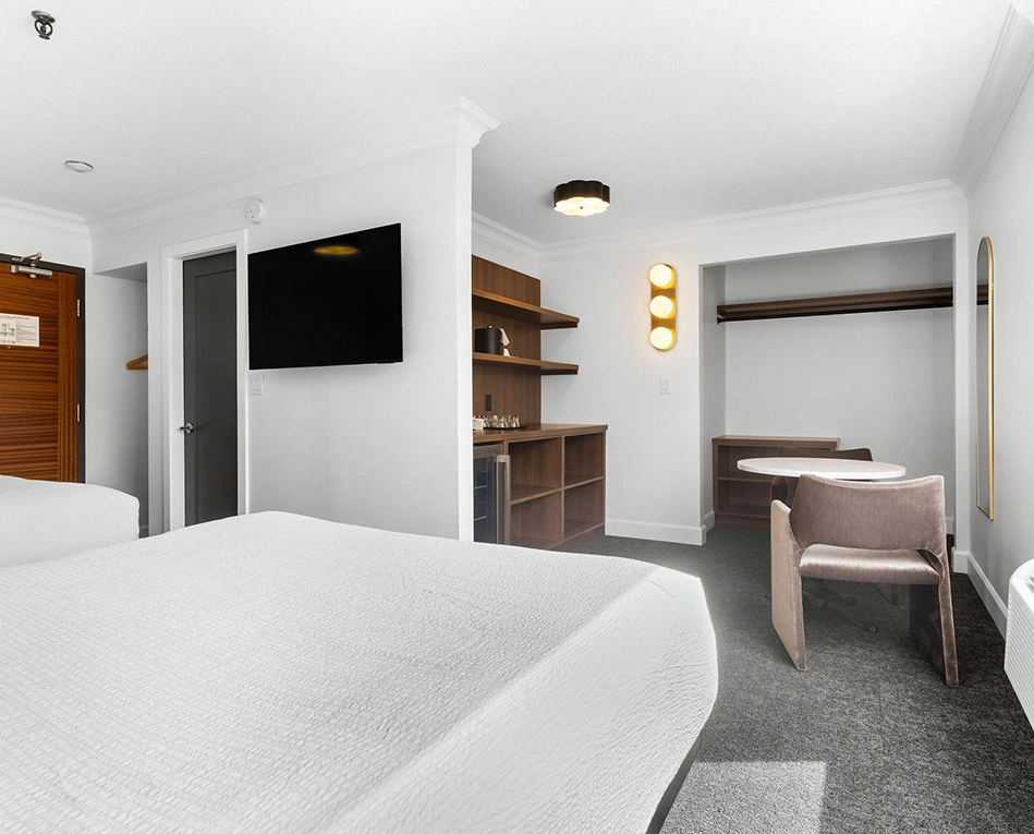 Deluxe 2 Queen Bed Room 4