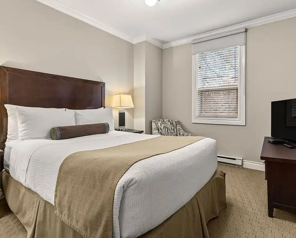 Signature Two Queen Suite (8)
